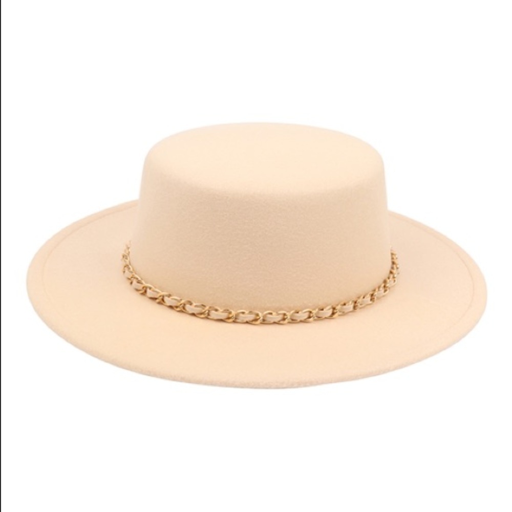 NEW ON TREND FASHION IVORY BRIM HAT GOLD CHAIN ACCENT